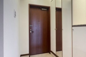 マンション玄関｜住宅リフォームのアリザス株式会社